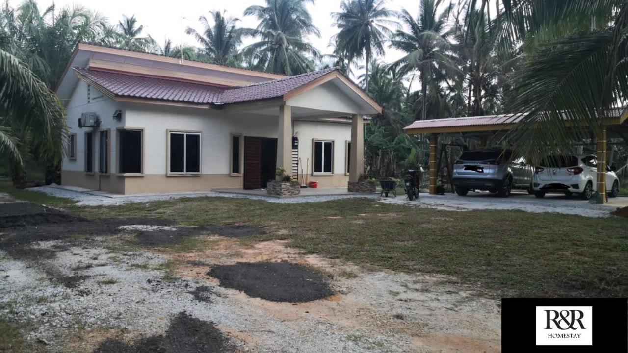 R & R Homestay Tanjung Karang エクステリア 写真